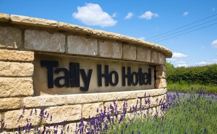 بيسيستر The Tally Ho Hotel - B&B المظهر الخارجي الصورة