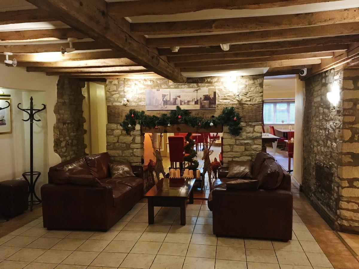 بيسيستر The Tally Ho Hotel - B&B المظهر الخارجي الصورة