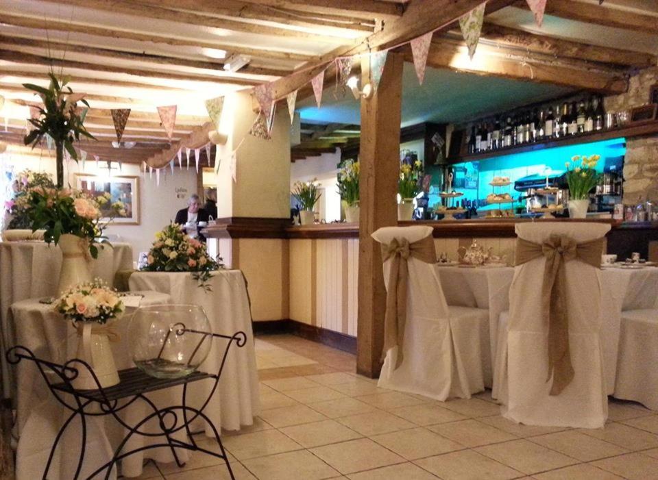 بيسيستر The Tally Ho Hotel - B&B المظهر الخارجي الصورة